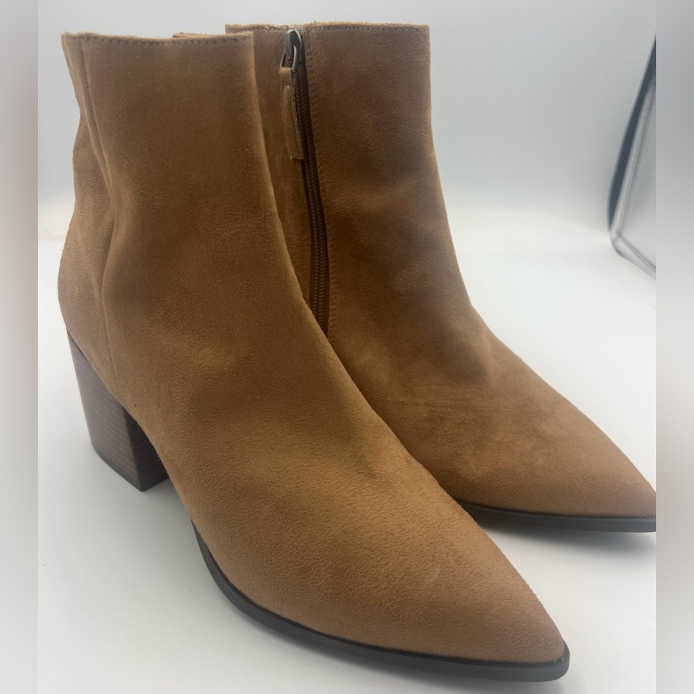 Linea Paolo Women's Sadie Suede Pointed Block Heeled Booties Tan Size 8.5M NEW